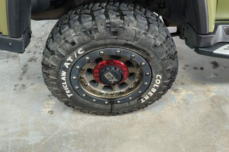 Used BAIC Off-Road BJ40 2019 2.3T Automatic Four-Wheel Drive Shengshi Huazhang Edition China VI Emission Standard Right Rear Wheel Hub