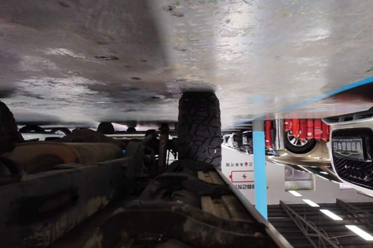 Used BAIC Off-Road BJ40 2019 2.3T Automatic Four-Wheel Drive Shengshi Huazhang Edition China VI Emission Standard Right Side Sill