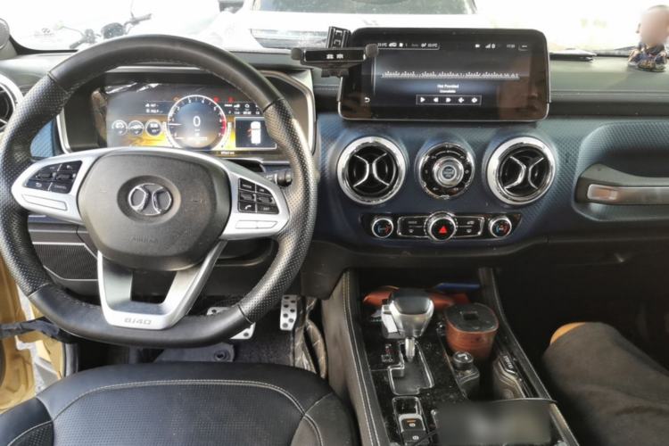 Used BAIC Off-Road BJ40 2019 2.3T Automatic Four-Wheel Drive Ring the Tower Champion Edition China VI Center Console