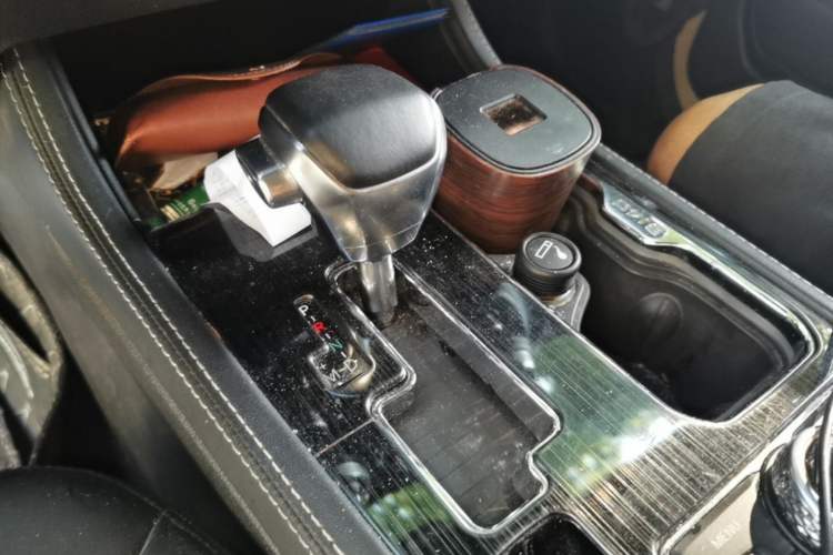 Used BAIC Off-Road BJ40 2019 2.3T Automatic Four-Wheel Drive Ring the Tower Champion Edition China VI Gear Lever