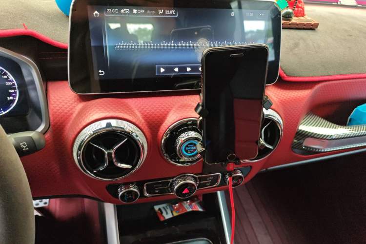 Used BAIC Off-Road BJ40 2019 PLUS 2.3T Manual Four-Wheel Drive Prestige Edition China VI Emission Standard Audio And AC Panel
