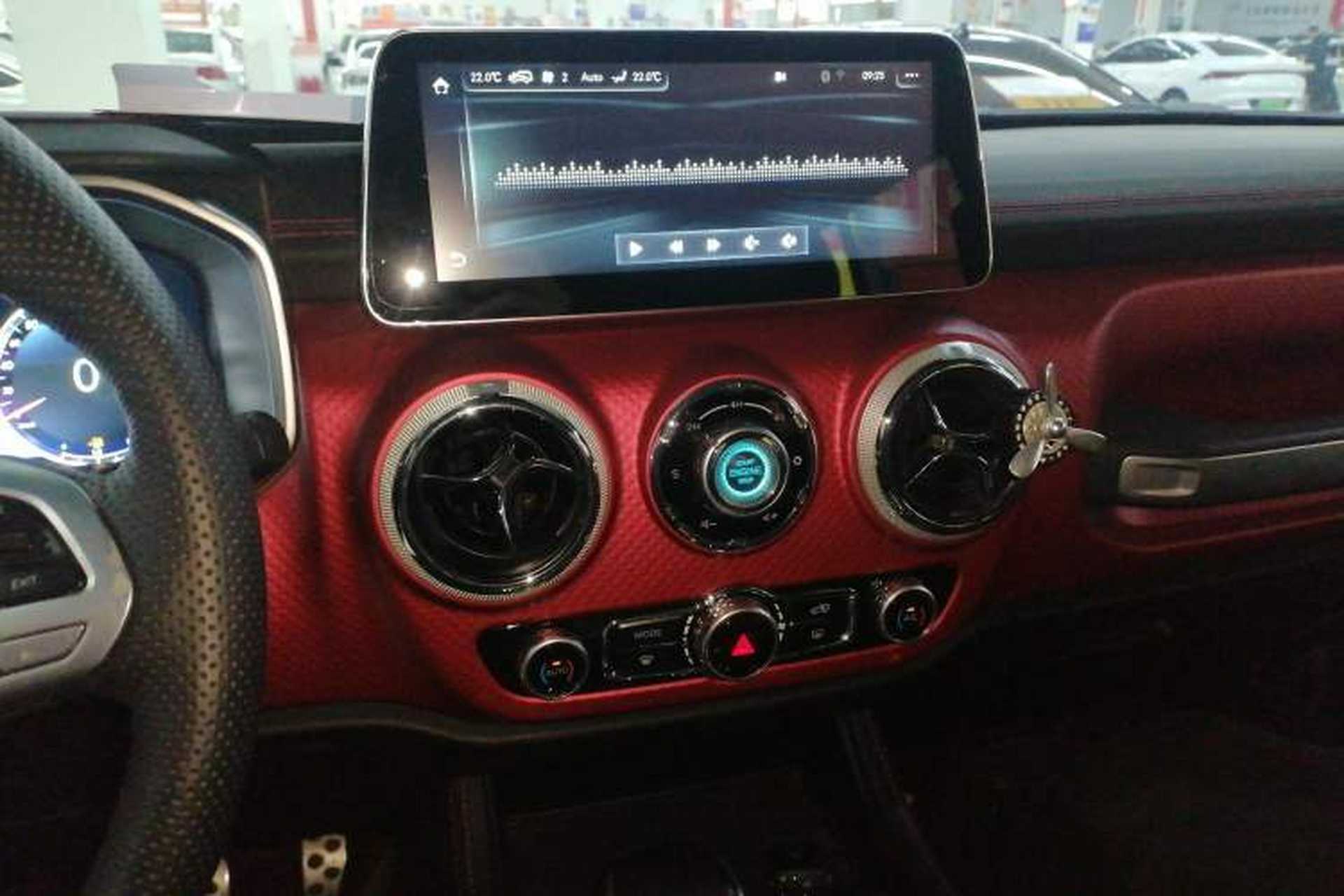 Used BAIC Off-Road BJ40 2019 Updated Version 2.0T Automatic All-Wheel Drive Urban Hunter Edition Premium China V Emission Standard Audio And AC Panel