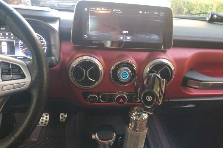 Used BAIC Off-Road BJ40 2019 2.3T Automatic Four-Wheel Drive Ring the Tower Champion Edition China VI Audio And AC Panel