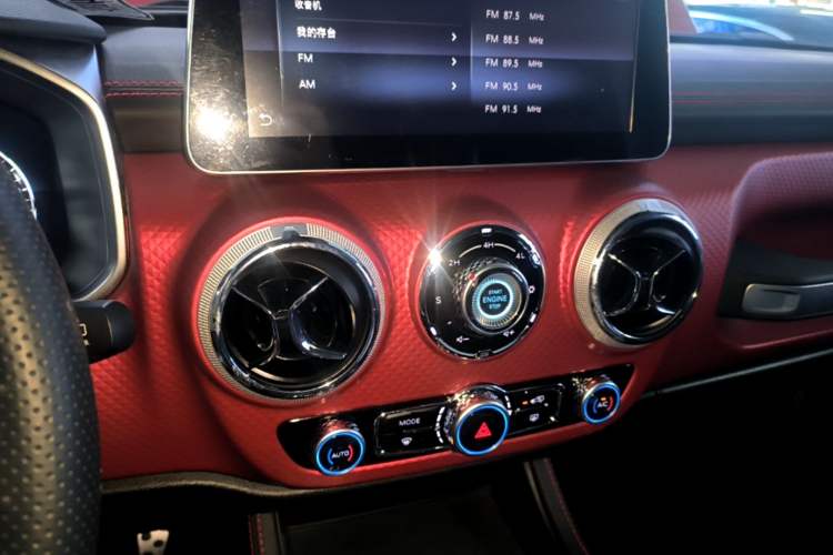 Used BAIC Off-Road BJ40 2019 PLUS 2.3T Automatic Four-Wheel Drive Flagship Edition China VI Emission Standard Audio And AC Panel