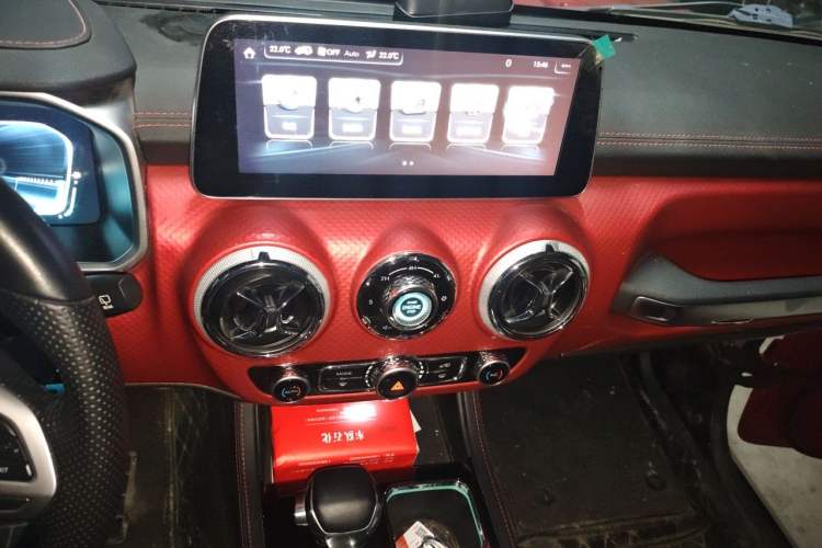 Used BAIC Off-Road BJ40 2019 2.0T Automatic Four-Wheel Drive Urban Hunter Edition Premium Model China V Emission Standard Audio And AC Panel