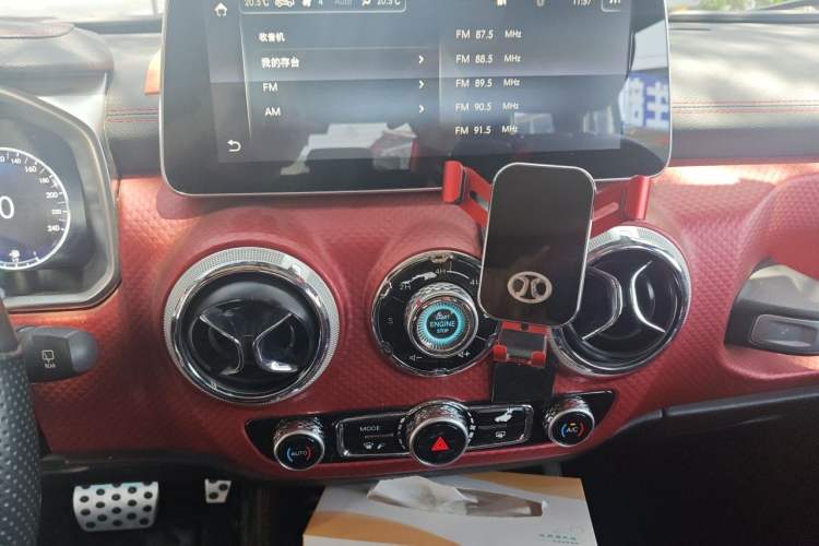 Used BAIC Off-Road BJ40 2019 PLUS 2.3T Automatic Four-Wheel Drive Flagship Edition China VI Emission Standard Audio And AC Panel