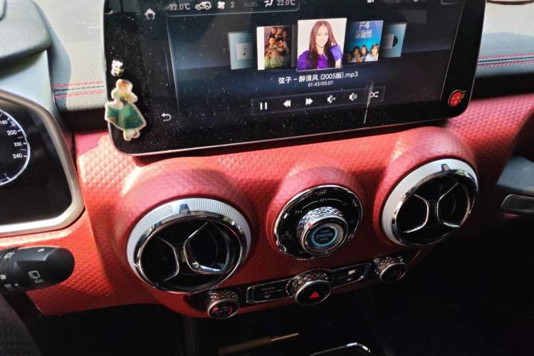 Used BAIC Off-Road BJ40 2019 2.3T Automatic Four-Wheel Drive Urban Hunter Edition Premium Model China VI Emission Standard Audio And AC Panel