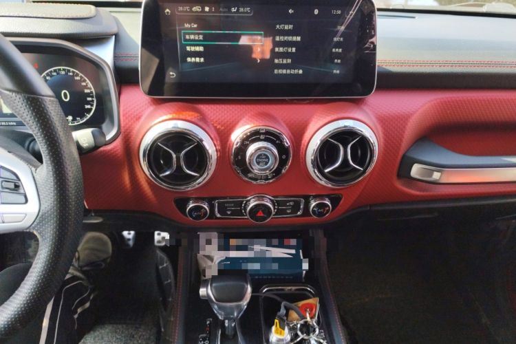 Used BAIC Off-Road BJ40 2019 2.0T Automatic Four-Wheel Drive Urban Hunter Edition Premium Model China V Emission Standard Audio And AC Panel