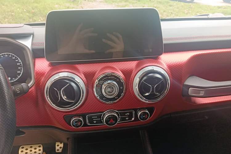 Used BAIC Off-Road BJ40 2019 PLUS 2.3T Automatic Four-Wheel Drive Premium Edition China VI Audio And AC Panel