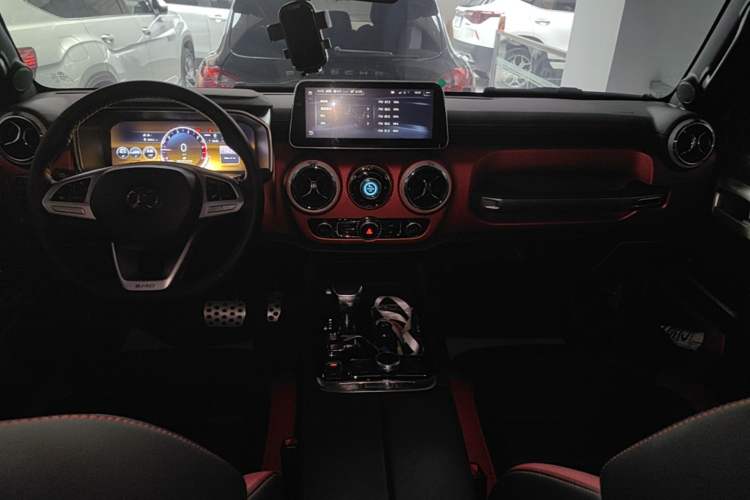 Used BAIC Off-Road BJ40 2019 2.3T Automatic Four-Wheel Drive Ring the Tower Champion Edition China VI Center Console