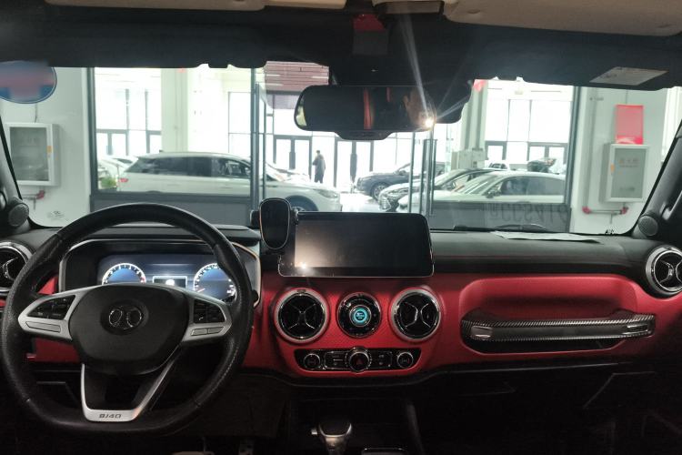 Used BAIC Off-Road BJ40 2019 PLUS 2.3T Automatic Four-Wheel Drive Flagship Edition China VI Emission Standard Center Console