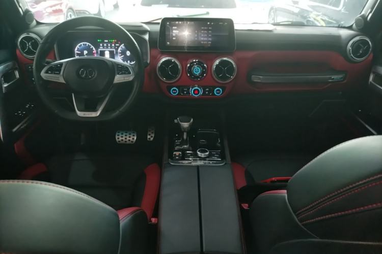 Used BAIC Off-Road BJ40 2019 PLUS 2.3T Automatic Four-Wheel Drive Flagship Edition China VI Emission Standard Center Console