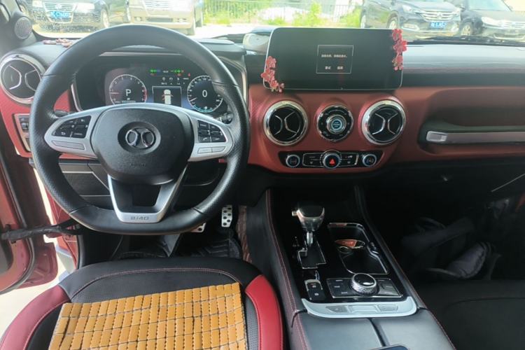 Used BAIC Off-Road BJ40 2019 PLUS 2.3T Automatic Four-Wheel Drive Flagship Edition China VI Emission Standard Center Console