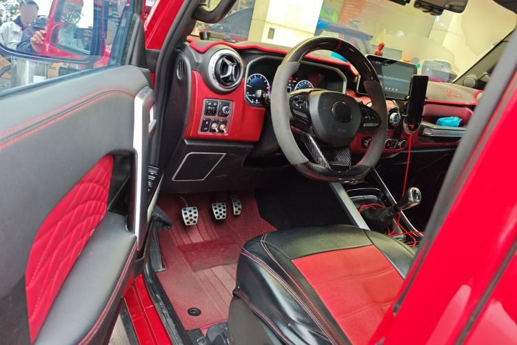 Used BAIC Off-Road BJ40 2019 PLUS 2.3T Manual Four-Wheel Drive Prestige Edition China VI Emission Standard Driver Seat