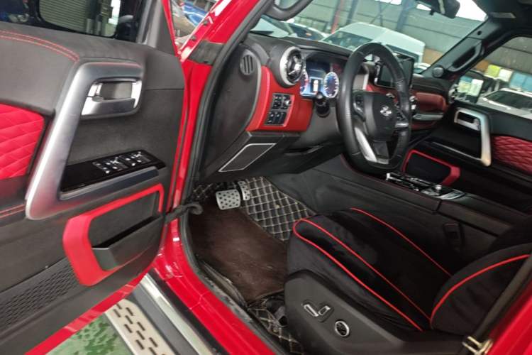 Used BAIC Off-Road BJ40 2019 Updated Version 2.0T Automatic All-Wheel Drive Urban Hunter Edition Premium China V Emission Standard Driver Seat