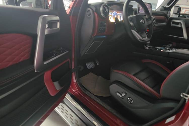 Used BAIC Off-Road BJ40 2019 2.3T Automatic Four-Wheel Drive Ring the Tower Champion Edition China VI Driver Seat