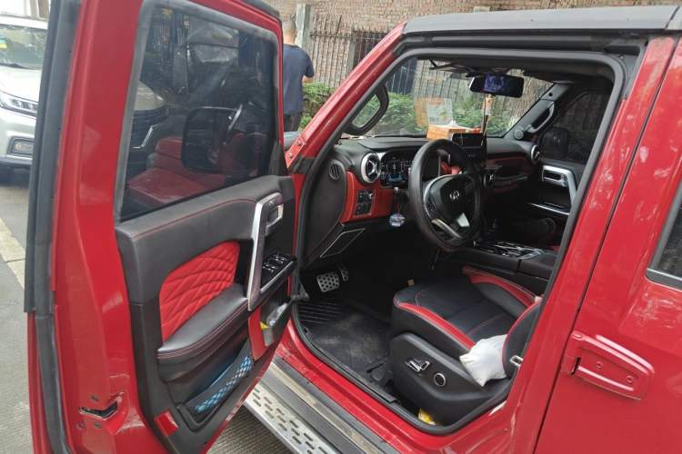 Used BAIC Off-Road BJ40 2019 2.0T Automatic Four-Wheel Drive Urban Hunter Edition Premium Model China V Emission Standard Driver Seat