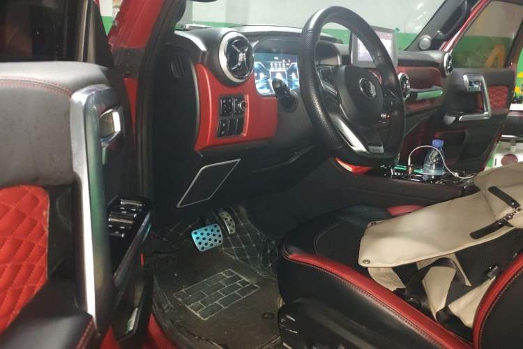Used BAIC Off-Road BJ40 2019 2.0T Automatic Four-Wheel Drive Urban Hunter Edition Premium Model China V Emission Standard Driver Seat