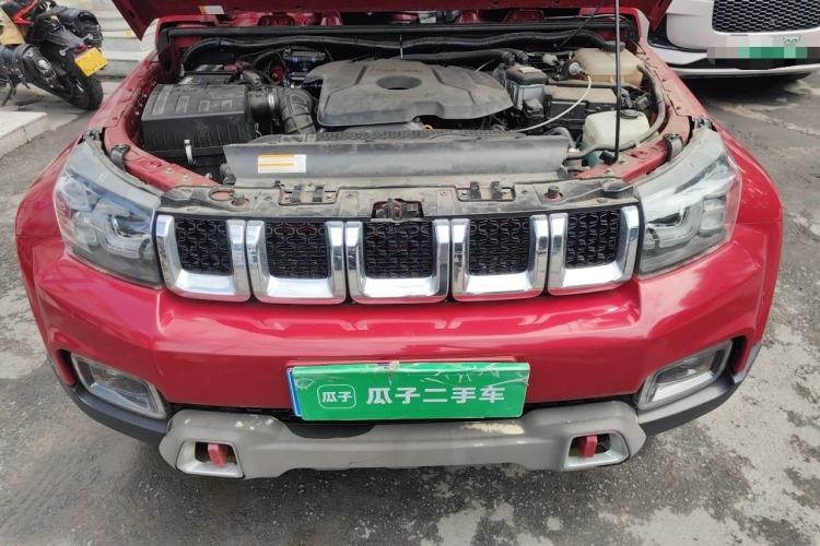 Used BAIC Off-Road BJ40 2019 2.0T Automatic Four-Wheel Drive Urban Hunter Edition Flagship Model China V Emission Standard Engine Bay