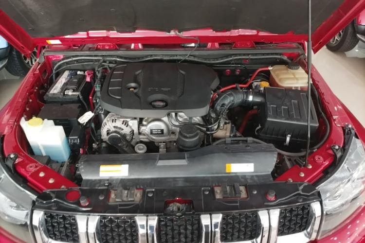 Used BAIC Off-Road BJ40 2019 PLUS 2.3T Automatic Four-Wheel Drive Flagship Edition China VI Emission Standard Engine Bay