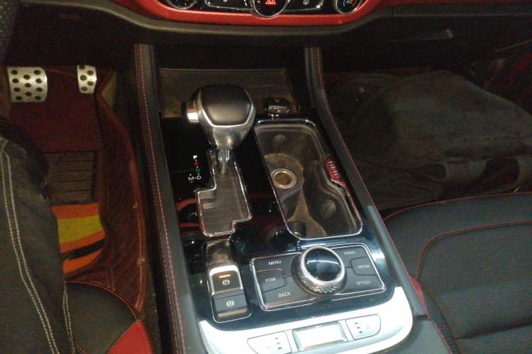 Used BAIC Off-Road BJ40 2019 Updated Version 2.0T Automatic All-Wheel Drive Urban Hunter Edition Premium China V Emission Standard Gear Lever
