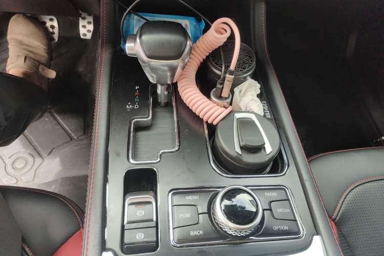 Used BAIC Off-Road BJ40 2019 2.0T Automatic Four-Wheel Drive Urban Hunter Edition Flagship Model China V Emission Standard Gear Lever
