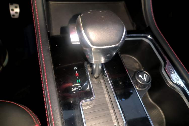 Used BAIC Off-Road BJ40 2019 PLUS 2.3T Automatic Four-Wheel Drive Flagship Edition China VI Emission Standard Gear Lever