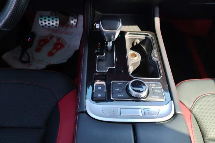 Used BAIC Off-Road BJ40 2019 PLUS 2.3T Automatic Four-Wheel Drive Premium Edition China VI Gear Lever