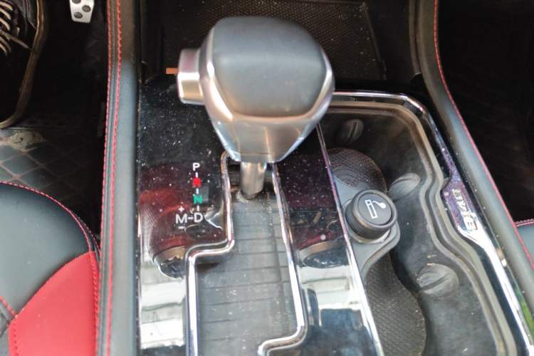 Used BAIC Off-Road BJ40 2019 2.3T Automatic Four-Wheel Drive Urban Hunter Edition Premium Model China VI Emission Standard Gear Lever