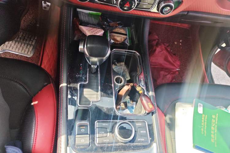 Used BAIC Off-Road BJ40 2019 PLUS 2.3T Automatic Four-Wheel Drive Premium Edition China VI Gear Lever