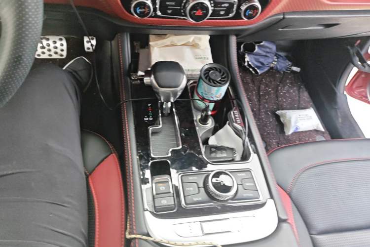 Used BAIC Off-Road BJ40 2019 PLUS 2.3T Automatic Four-Wheel Drive Flagship Edition China VI Emission Standard Gear Lever