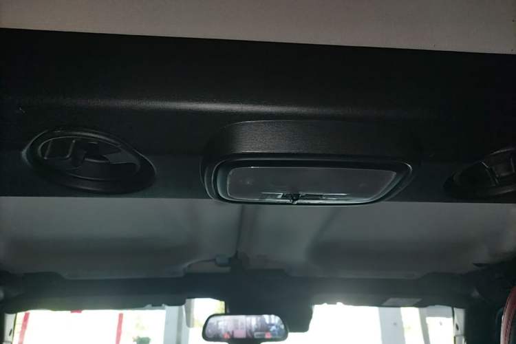 Used BAIC Off-Road BJ40 2019 PLUS 2.3T Automatic Four-Wheel Drive Flagship Edition China VI Emission Standard Headliner