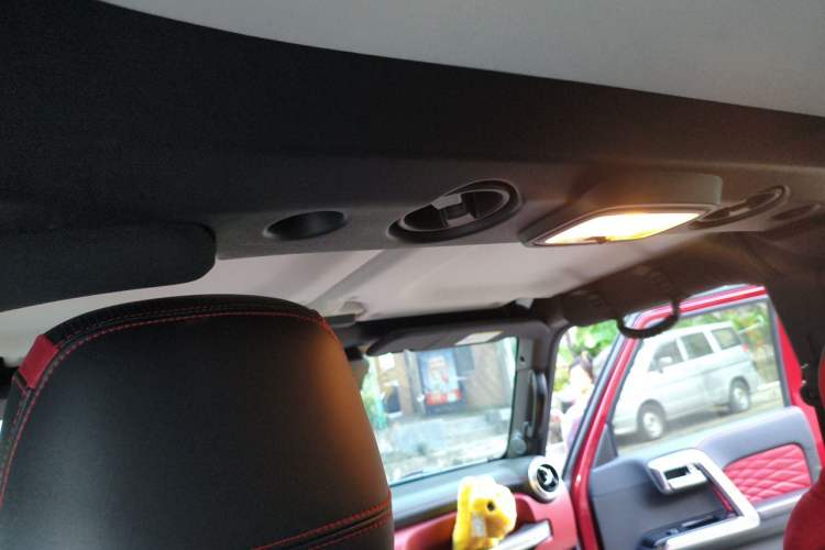 Used BAIC Off-Road BJ40 2019 PLUS 2.3T Automatic Four-Wheel Drive Premium Edition China VI Headliner