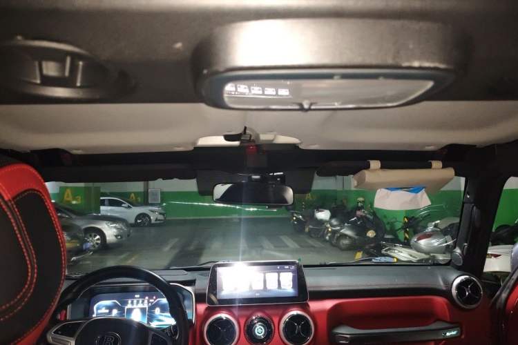 Used BAIC Off-Road BJ40 2019 2.0T Automatic Four-Wheel Drive Urban Hunter Edition Premium Model China V Emission Standard Headliner
