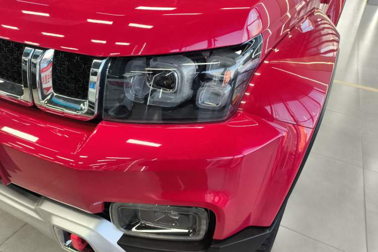 Used BAIC Off-Road BJ40 2019 PLUS 2.3T Automatic Four-Wheel Drive Premium Edition China VI Left Front Headlight