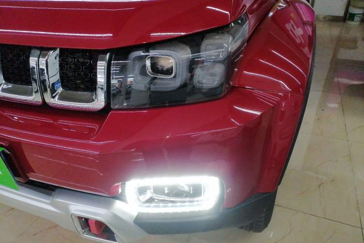 Used BAIC Off-Road BJ40 2019 Updated Version 2.0T Automatic All-Wheel Drive Urban Hunter Edition Premium China V Emission Standard Left Front Headlight