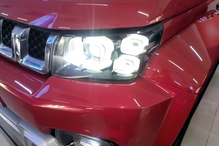 Used BAIC Off-Road BJ40 2019 PLUS 2.3T Automatic Four-Wheel Drive Flagship Edition China VI Emission Standard Left Front Headlight