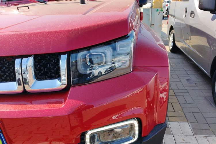 Used BAIC Off-Road BJ40 2019 PLUS 2.3T Automatic Four-Wheel Drive Premium Edition China VI Left Front Headlight