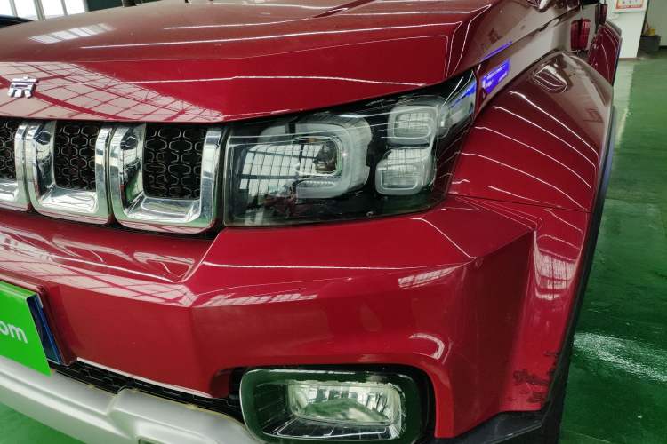 Used BAIC Off-Road BJ40 2019 PLUS 2.3T Manual Four-Wheel Drive Prestige Edition China VI Emission Standard Left Front Headlight