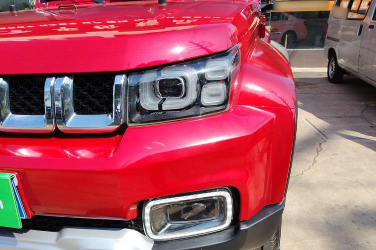 Used BAIC Off-Road BJ40 2019 2.3T Automatic Four-Wheel Drive Urban Hunter Edition Premium Model China VI Emission Standard Left Front Headlight