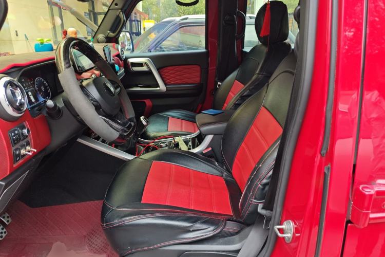 Used BAIC Off-Road BJ40 2019 PLUS 2.3T Manual Four-Wheel Drive Prestige Edition China VI Emission Standard Left Front Seat