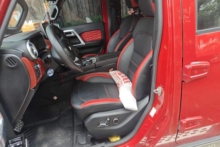 Used BAIC Off-Road BJ40 2019 2.0T Automatic Four-Wheel Drive Urban Hunter Edition Premium Model China V Emission Standard Left Front Seat