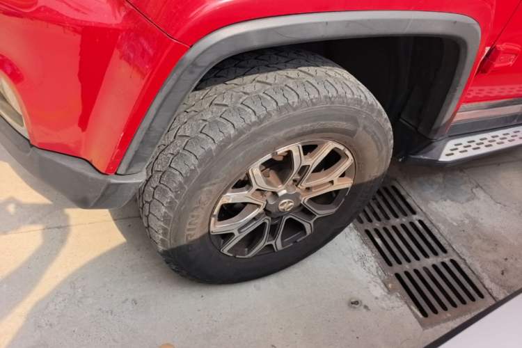 Used BAIC Off-Road BJ40 2019 2.0T Automatic Four-Wheel Drive Urban Hunter Edition Premium Model China V Emission Standard Left Front Wheel Hub
