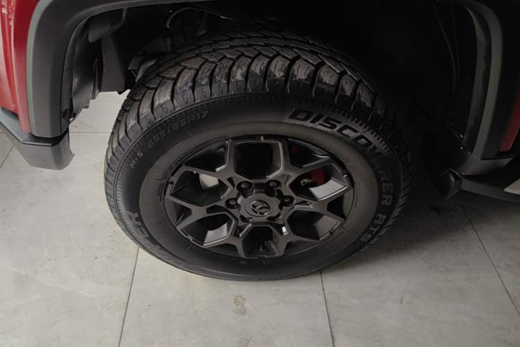 Used BAIC Off-Road BJ40 2019 2.3T Automatic Four-Wheel Drive Ring the Tower Champion Edition China VI Left Front Wheel Hub