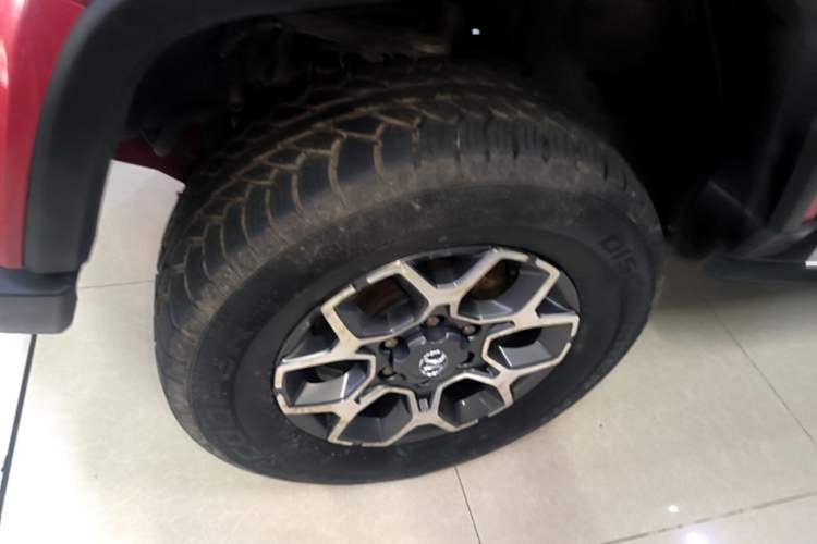 Used BAIC Off-Road BJ40 2019 PLUS 2.3T Automatic Four-Wheel Drive Flagship Edition China VI Emission Standard Left Front Wheel Hub