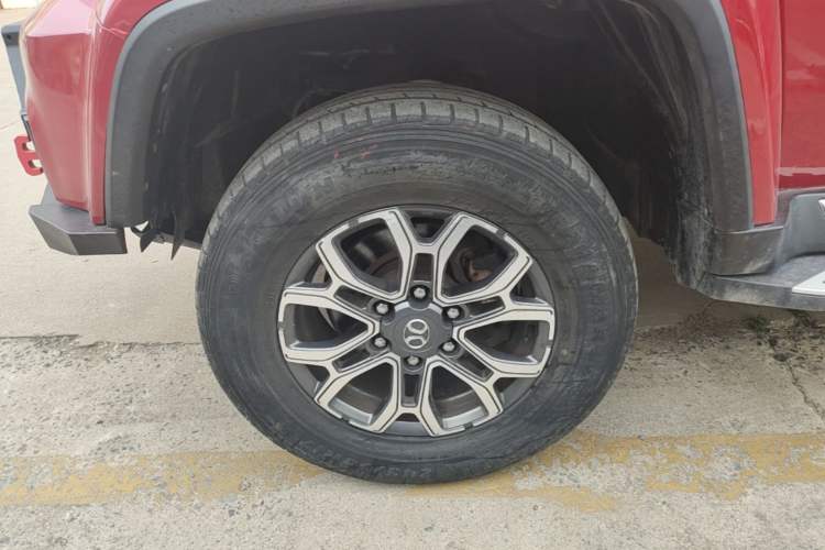 Used BAIC Off-Road BJ40 2019 2.3T Automatic Four-Wheel Drive Urban Hunter Edition Flagship Model China VI Emission Standard Left Front Wheel Hub