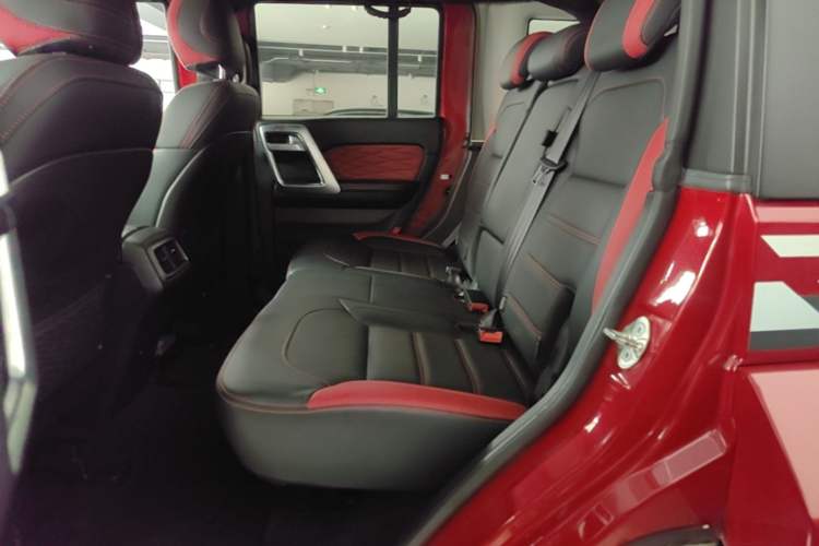 Used BAIC Off-Road BJ40 2019 2.3T Automatic Four-Wheel Drive Ring the Tower Champion Edition China VI Left Rear Seat