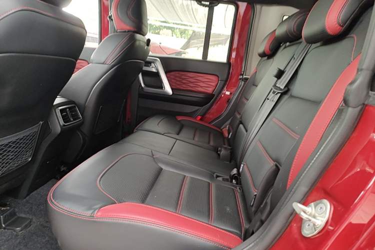 Used BAIC Off-Road BJ40 2019 PLUS 2.3T Automatic Four-Wheel Drive Premium Edition China VI Left Rear Seat