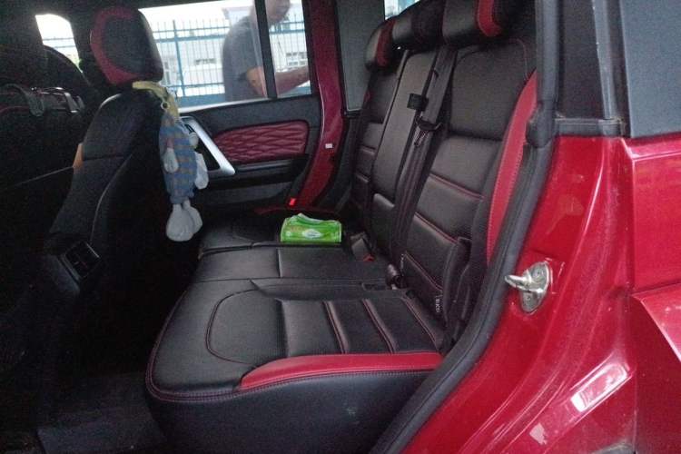 Used BAIC Off-Road BJ40 2019 2.0T Automatic Four-Wheel Drive Urban Hunter Edition Premium Model China V Emission Standard Left Rear Seat