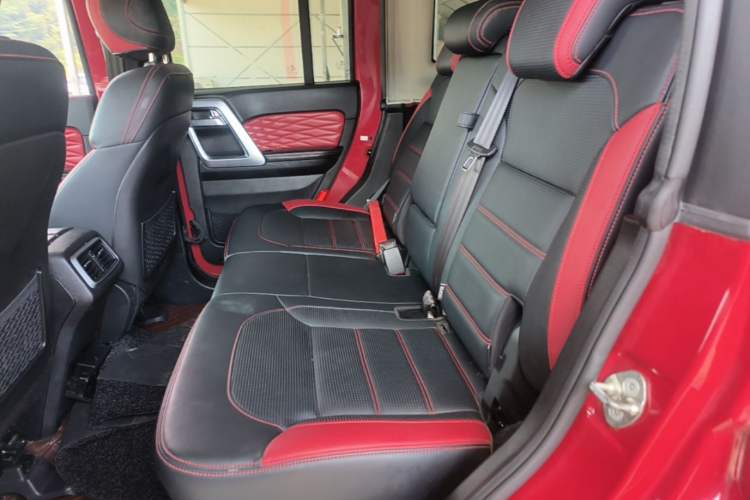 Used BAIC Off-Road BJ40 2019 PLUS 2.3T Automatic Four-Wheel Drive Flagship Edition China VI Emission Standard Left Rear Seat